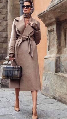 Beauty Plan, Winter Fashion Coats, Blazer Set, Mode Chic, Classy Casual, Feminine Outfit, Blazer Fashion, Classy Women, Winter Fashion Outfits