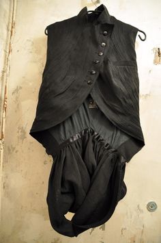 Dark Couture, Organisation Dressing, Convertible, Sewing Patterns, Fashion Inspo, Couture, Fashion Outfits, Texture