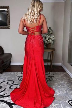 Sirena cu bretele de spaghete cu paiete verzi închise Prom Dress With Split, Dress Display, Dress With Split, Formal Party Dress, Sophisticated Dress, Satin Prom Dress, Green Sequins, Red Sequin, Tulle Prom Dress