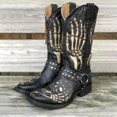 Skull Knight, Goth Cowboy, Embroidered Cowboy Boots, Black Biker Boots, Motorcycle Riding Boots, Cowboy Aesthetic, Knight Boots, Western Shoes, Skull Pattern