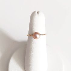 Ring ELVANI - pink pearl ring - pink Edison pearl - stacking ring (R176) Opal Mens Ring, Ring Horror, Pearl Stacking Ring, Pink Pearl Ring, Western Rings, Meteorite Ring, Ring Hand, Geometric Ring, Cabochon Ring