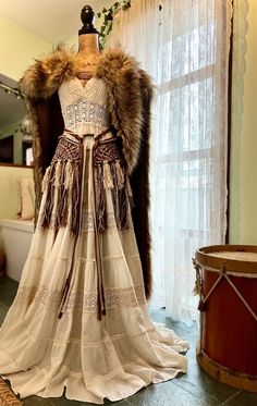 Crochet Viking Dress, Viking Wedding Dresses Brides, Medieval Style Wedding Dress, Viking Inspired Wedding Dress, Celtic Viking Wedding Dress, Winter Goddess Outfit, Fantasy Dress Ideas, Celtic Ren Faire Costume, Viking Groom Attire