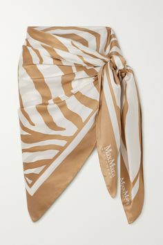 Max Mara's 'Scoglio' pareo is crafted from silk and printed with zebra stripes in beige and white tones. Tie it around your hips over the matching bikini from the 'Beachwear' line. Safari Core, Silk Kaftan Dress, Summer Things, Expensive Taste, Neutral Prints, Zebra Stripes, Exclusive Dress, Raffia Bag, Women's Cover Up