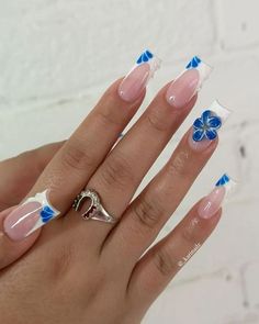 Hoco Nails Acrylic Blue, Nails Inspo Winter 2024, Summer Nails Inspo 2024 Blue, Casa Azul Nails, Vietnam Nails, Winter Blue Nails, Blue Winter Nails, Nails Navy, Cruise Nails