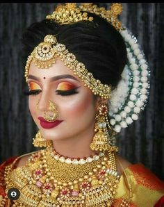 Bengali Eye Makeup, Bride Moodboard, Haldi Makeup, Nath Designs, Pizza Omelette, Desi Jewellery, Bridal Foot Jewelry