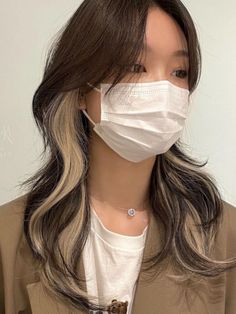 Asian Blonde Peekaboo, Bottom Layer Highlights, Dyed Hair On Asians, Hair Dye Inspo Asian, Wolfcut Hair Long Asian, Random Bleached Hair, Two Dyed Strands Of Hair, Oreo Dyed Hair, Peekaboo Wolfcut Hair