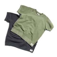 Made in the USA, our Short Sleeve Sweatshirt is crafted for comfort and style. Perfect for spring days and summer nights when there’s just a touch of chill in the air, this 100% cotton sweatshirt is sewn from American French Terry by Soft Goods Detroit. Available in sizes XS-XL. | Shinola Short Sleeve Label Sweatshirt | Army | XS Short Sleeve Sweatshirt, Sweatshirt Short Sleeve, Mens Fashion Casual Outfits, Lifestyle Clothing, Apparel Design, Sweater Coats, Summer Nights, Men Short Sleeve, French Terry