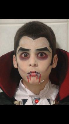 Boy Vampire Makeup, Kids Vampire Makeup, Boy Halloween Makeup, Vampire Costume Kids, Scary Face Paint