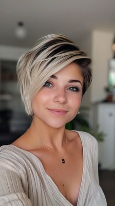 40 Cutest Angled Pixie Hairstyles That Are Perfectly On-Trend Angled Pixie, Vibrant Hair Color, Messy Pixie Haircut, Long Pixie Hairstyles, Light Blonde Highlights, Vibrant Hair, Short Hair Trends