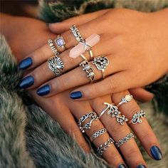 Cali Fashion, Moon Rings, Rings Set For Women, How To Wear Rings, Midi Ring Set, Ring Sets Boho, Wedding Bride Jewelry, Top Clothes, Girl Eyes