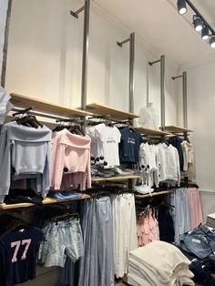 #romeitaly #subdued Stockholm Clothes, Healthy Hair Routine, Just Girl Things, Dream Clothes, Look Cool, Everyday Outfits, Aesthetic Clothes