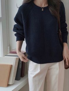 Uniqlo Women Outfit, Minimalist Fashion Women, Korean Casual Outfits, Casual Day Outfits, Classy Casual Outfits, Stylish Work Outfits, Women Outfit, 가을 패션