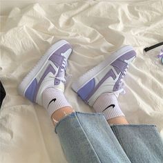 Tas Lv, Aesthetic Sneakers, Soft Girl Outfits, Sneakers Platform, Inspiration Tattoos, Dr Shoes, Estilo Indie