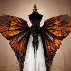 Butterfly Dress Gowns, Fantasy Culture, Fairycore Fashion, Photographie Indie, Butterfly Collection, Fantasy Dresses, Prom Ball Gown, The Beauty Of Nature, Gowns Prom