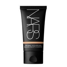 This stuff rocks, evens out skin tone and oh so light! A+++ Nars Tinted Moisturizer, Hd Make Up, Laura Mercier Tinted Moisturizer, Smoky Eyes, Moisturizer With Spf, Laura Mercier, Travel Hacks, Tinted Moisturizer, Skin Cream