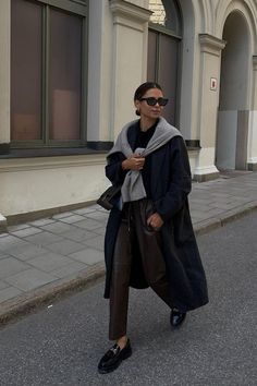 Autumn Layers 🍂 Emelie in Stockholm @ emitaz Emitaz Outfits Winter, Emitaz Summer, Emitaz Style, Chunky Loafers Street Styles, Emitaz Outfits, How To Style Loafers Women, Loafers Outfit Ideas, Loafer Outfits Women, Dress With Loafers