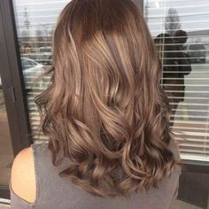 Brown Hair With Lowlights, Honey Hair Color, Golden Brown Hair, Brown Hair Shades, Bronde Hair, Haircut Styles, Low Lights Hair