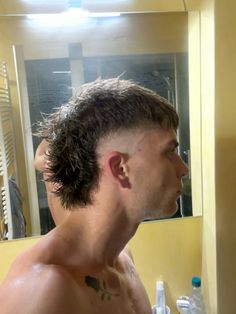 Mohawk Men Hairstyles, Short Taper Mullet, Taper Mullet Men, Layered Short Hair Men, Quiff Mullet, Mullet Men Long, Short Fringe Mullet, Mullet Men Short, Cool Mullet Hairstyles Men