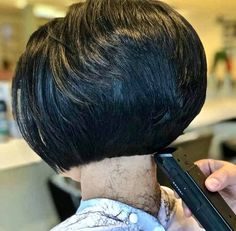 Nice Haircuts, Shaved Bob, Feathered Hair Cut, Thick Bangs, Kort Bob, Inverted Bob Haircuts, Graduated Bob, Haircut Women, Beautiful Haircuts