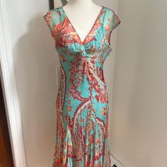 Vintage 2000s Blumarine Silk Paisley Sheer Dress
Size 4
Comes with blue slip underneath 
Amazing condition Sheer Dress, Vintage 2000s, Paisley, Slip Dress, Women's Dress, Size 4, Women Accessories, Silk, Womens Dresses