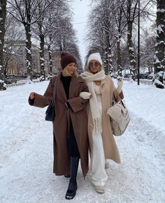 Nude Outfit, Snow Outfits, European Winter, Bff Stuff, Nyc Winter Outfits, Winter Pics, Friends Winter, Snow Aesthetic