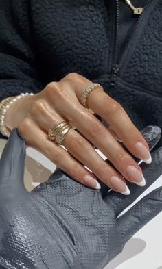 Nail Tip Styles, Minimal French Nails Almond, Wedding Nail French Tip, White Tip Nails 2023, French Mani Almond Nails, French Jewellery Style, French Dip Oval Nails, French Girl Nails Aesthetic, Medium Round French Tip Nails