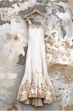 Vintage Lace Gowns, Mode Hippie, Mode Boho, Antique Dress, Vintage Gowns, Gorgeous Gowns, Lace Gown