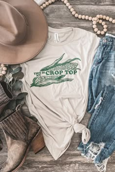 Crop Top Designs, Country Style Outfits, Western Wear Outfits, Western Style Outfits, Jeans Boots, Crop Top Tees, Country Shirts