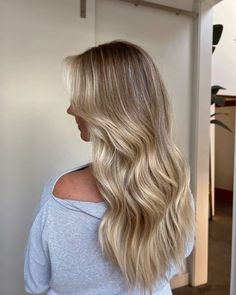 Warm Blonde @hairbyhannahcantrell #blonde #livedinhair #bronde Lived In Blonde Extensions, Blonde Balayage With Money Pieces, Natural Warm Blonde Hair, Blonde Warm Hair, Teddy Bear Blonde Formula, Bronde Haircolor Blondes, Teddy Blonde, Bright Warm Blonde Hair, Teddy Bear Blonde