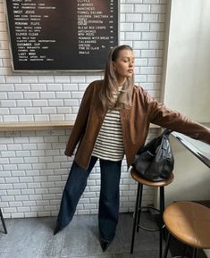 Brown Leather Jacket Street Style, Fitted Vintage Brown Leather Jacket For Winter, Casual Vintage Brown Leather Jacket For Winter, Leather Jacket Fall Outfit, Matilda Djerf Suede Jacket, Autumn Fashion Inspiration, Sofia Boman, Jacket Fall Outfit, Matilda Djerf Brown Leather Jacket