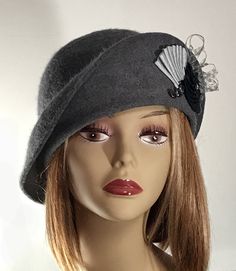 This beautiful ladies cloche is made from lush fur felt velour, and hand draped over an antique hat block, and hand pleated on one side. Please indicate your head size measurement when ordering (measure your head horizontally just above your eyebrows). When you receive your hat, there will be a small ribbon inside to fine-tune the fit, and a hat box for safe storage. I personally create each hat one at a time, and no two are ever exactly the same. My hats are 100% handmade using traditional Mill Rockabilly Fashion Outfits, 20’s Fashion, Vintage Hat Boxes, Antique Hat, Gatsby Hat, Cloche Hats, Pretty Hats, Flapper Hat, Hat Blocks