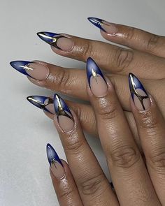 ig: nailsxomari Nail Inspo Royal Blue, Blue And Gold Nail Designs, Royal Blue Nails Designs, Blue Stiletto Nails, Blue Picnic, Royal Blue Nails, Gold Nail Designs, Stiletto Nails Designs, Blue Nail Designs