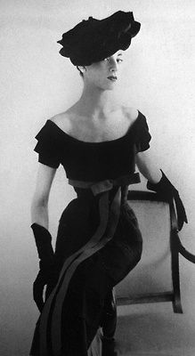 50’s fashion - class is class! 1950 Women, 1950's Dress, Dior Collection, Jeanne Lanvin, Sixties Fashion