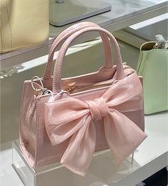 Stile Blair Waldorf, Bow Purse, Pink Girly Things, Girly Accessories, Pretty Bags