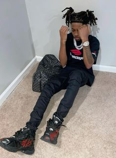 Trap Fits, Money Pics, Hype Outfits, Hood Life, Guys Fashion Swag, Dread Hairstyles For Men, Drake Photos, Boys Birthday Outfits, Black Outfit Men