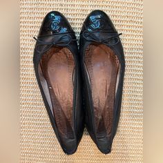 Black Leather Chanel Flats With Patent Leather Toe. Used Condition, See Photos. Size 39 (8.5). Chanel Shoes Black, Chanel Flats, Flat Color, Chanel Black, Chanel Shoes, Chanel Ballet Flats, Shoes Black, Flat Shoes Women, Ballet Flats