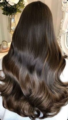 Blowout Hair, Long Wavy Hair, Haircuts For Long Hair, Brunette Girl, Hair Inspo Color, Brunette Hair