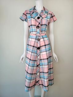 Luxury Cotton Plaid Dress, Luxury Plaid Cotton Dress, Retro Plaid Dress For Picnic, Vintage Plaid Short Sleeve Dress, Retro Plaid Dresses For Vintage Fashion, Retro Cotton Plaid Dress For Picnic, Retro Gingham Dress With Buttons, Retro Plaid Mini Dress, Vintage Short Sleeve Plaid Cotton Dress