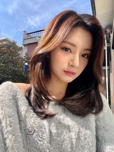 Asian Brown Hair, California Hair, Lob Hairstyle, Hair Stylist Life, Hangzhou, Hair Color Trends, Korean Hairstyle, Korean Beauty, Hair Trends