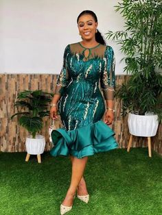 African Green Dresses, Emerald Green Lace Bridesmaid Dresses African, Plus Size Ankara Dresses Party, Lace Dress Classy, Short African Dresses, Short Gowns