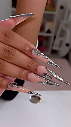 @me11eme1 Anna Nails, Acrylic Nails Stiletto, Stilleto Nails Designs, Long Stiletto Nails, Chrome Nails Designs, Drip Nails, Colored Acrylic Nails, Stiletto Nails Designs, Dope Nail Designs