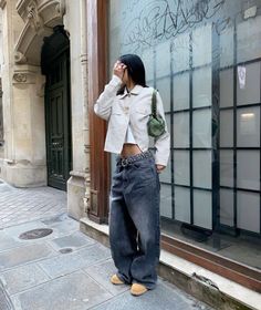 ig tomiraa | @elevatebyjordan | outfits. clothes. outfit ideas. outfit inspo. streetwear. fashion. women’s style. baggy jeans. Korean Streetwear, Autumn Fits, Fits Clothes, December 17, Streetwear Clothing, Fall Fits