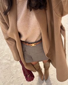 Fall Winter Outfit Ideas that You Must See | Cool Chic Efforless That Girl Outfit Ideas | Preppy outfits | Casual Cool Looks | September October November Looks | #outfitideas Old Money Outfits, Sophisticated Outfits, Fall 24, Elegant Fall, Paris Outfits, Old Money Style, Dark Beige