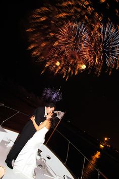 firework at a yacht wedding Yacht Wedding Party, Wedding On The Yacht, Wedding On Boat, Yacht Wedding Reception Decor, Wedding On A Yacht Ideas, Wedding Boat Send Off, Wedding Boat