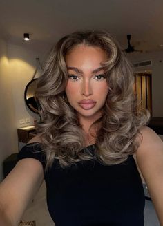 Blonde Hair Turned Brown, Hair Color Ideas Pale Skin Blue Eyes, Cool Tone Honey Blonde Hair, Good Hair Color For Tan Skin, Wavy Hair Volume Haircut, Dark Brown And Honey Blonde Hair, Lowlights For Brown Hair Curly, Beige Blonde Hair On Tan Skin, Caramel And Brown Highlights