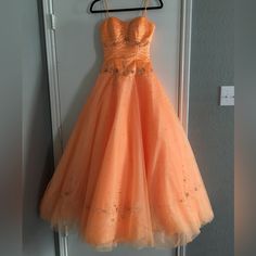 Feel Like Royalty In This Beautiful Morilee Ballgown-Style Formal Dress. Beading On Bodice And Throughout Skirt. Size Us 3/4, Uk 5/6. (Length Altered To Fit 5’4 Height Or Under). Dress Beading, Style Formal, Quinceanera, Formal Dress, Color Orange, Formal Event, Feel Like, Ball Gowns, Bodice