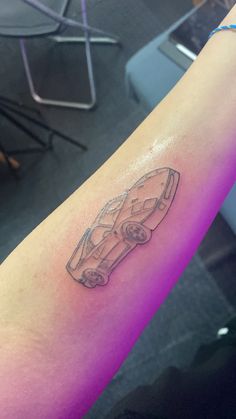 Ferrari F40 Tattoo Ferrari F40 Tattoo, F40 Tattoo, White Ferrari Tattoo, Race Car Tattoo, Vintage Car Tattoo, Ferrari Nails, Cute Tats, White Ferrari