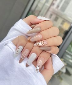 Brown Designed Nails, Maybe Nail Designs, Acrylics Ideas Almond, Nail Ideas For 30th Birthday, Chic Nails Coffin, Trending Acrylic Nails 2023, New Trend Nails, Uñas Aesthetic, Unghie Nail Art