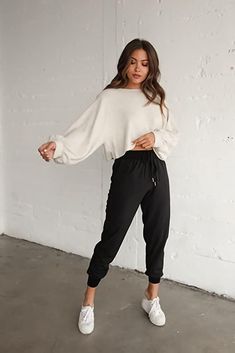 Sweatpants Outfits, Abbot Kinney, American Threads, Skandinavian Fashion, Gym Outfits, Black Sweatpants, Trendy Fall Outfits, Causual Outfits