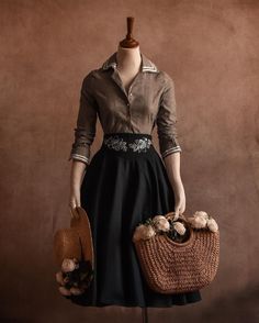 Seamstress Aesthetic Outfit, Hadestown Outfit Ideas, History Bounding Fashion, Victorian Librarian, Elfcore Outfits, Retro Womens Fashion, Modern Victorian Fashion, Vintage Outfits Women